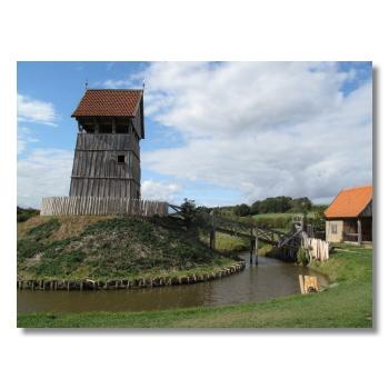 Green-Line: GL-QK-004 Medieval  wooden Motte, 1:72