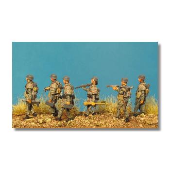 Germania Figuren 1:72: GF WW2-041 Ardennen 1944 - deutsche Grenadiere mit Zeltbahn