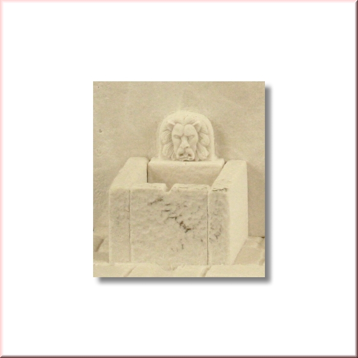 Green-Line: GL-054-004 "Hausfront mit Brunnen" für 54mm Figuren